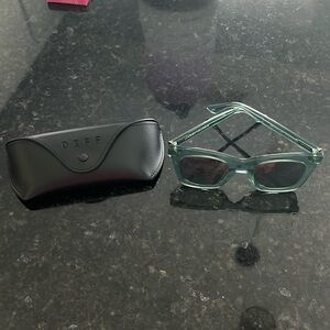 Diff Eyewear light green